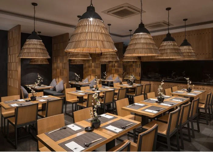 Minami-Saki-Tables-700x500-1