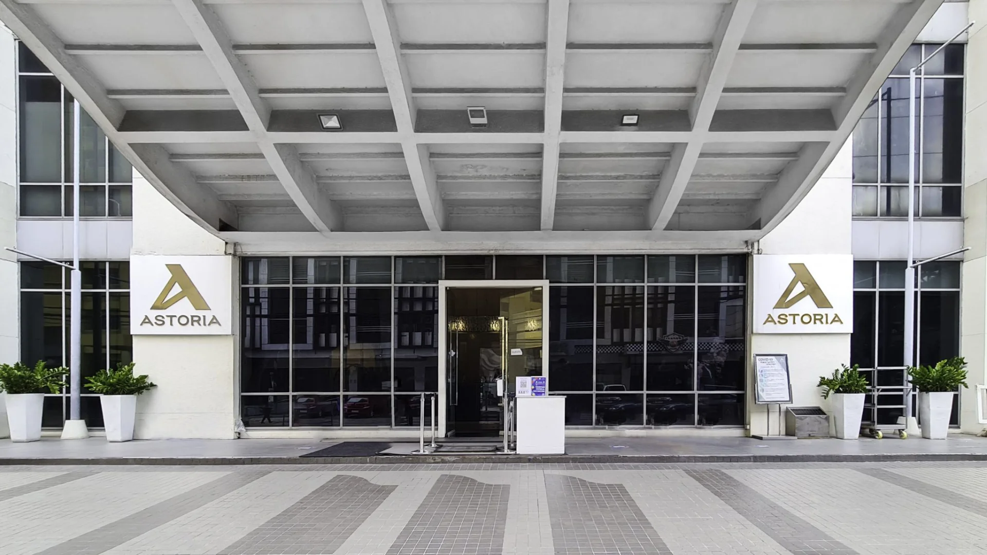 Here’s Everything You Need to Know When Staying at Astoria Plaza